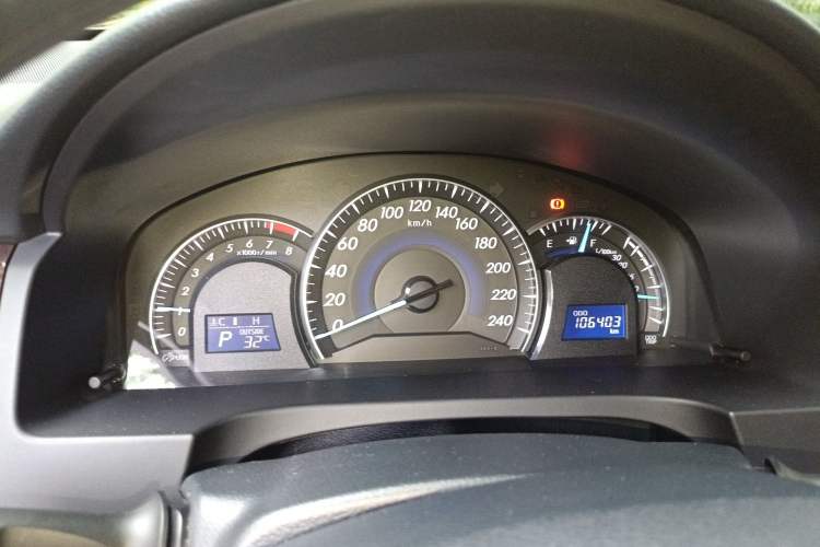 Used Toyota Camry 2016 2.0E 10th Anniversary Elite Edition
