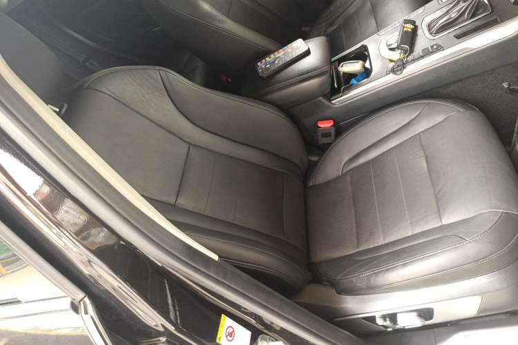 Used Wey VV5 2017 2.0T Ultra-Luxury Version Right Front Seat