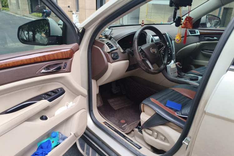 Used Cadillac SRX 2013 3.0L Luxury Model Driver Seat