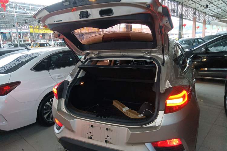 Used Geely Auto Emgrand GS 2016 Elegant Edition 1.8L Automatic LingShang Model Trunk