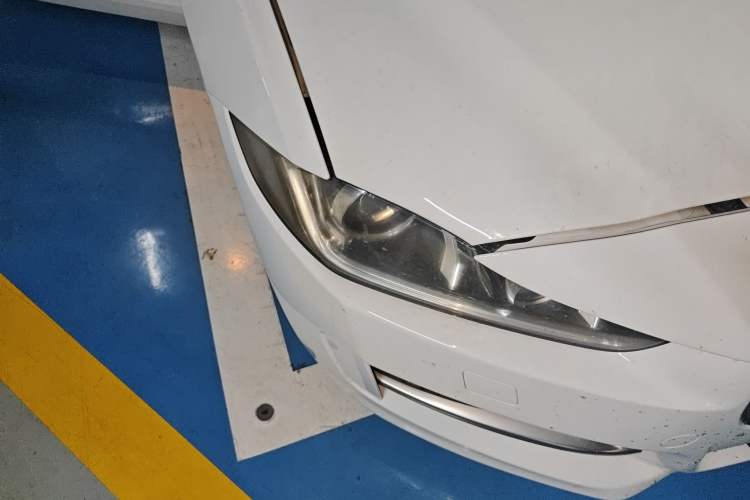 Used Jaguar XE 2015 2.0T 240 PS R-Sport
