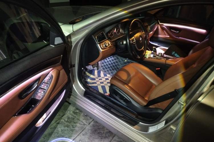 Used BMW 5 Series 2014 520Li Elegant Model
