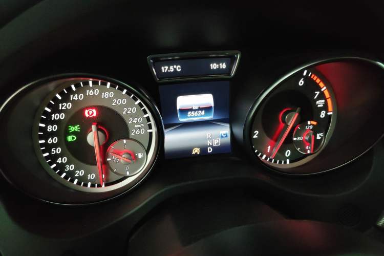 Used Mercedes-Benz GLA 2016 GLA 200 Fashion Model Odometer Close Up