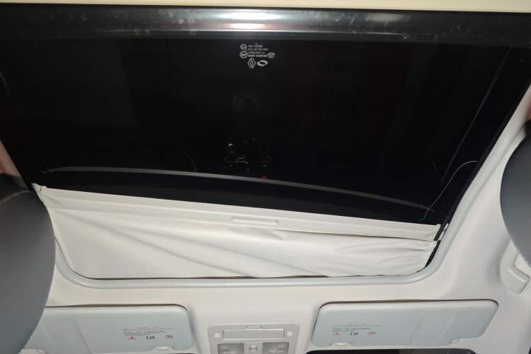 Used Renault Koleos 2010 2.5L 4x4 Luxury Version
