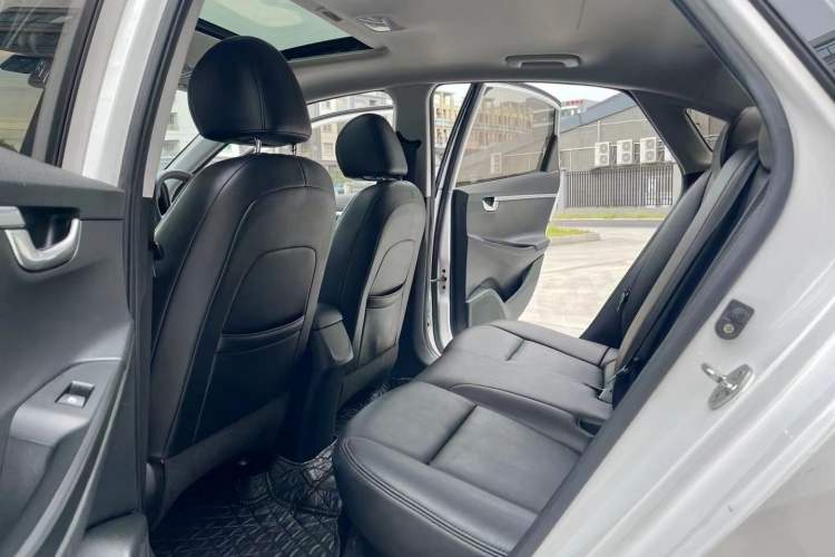 Used Hyundai Celesta 2017 1.6L Automatic Enjoyment Version GLS
