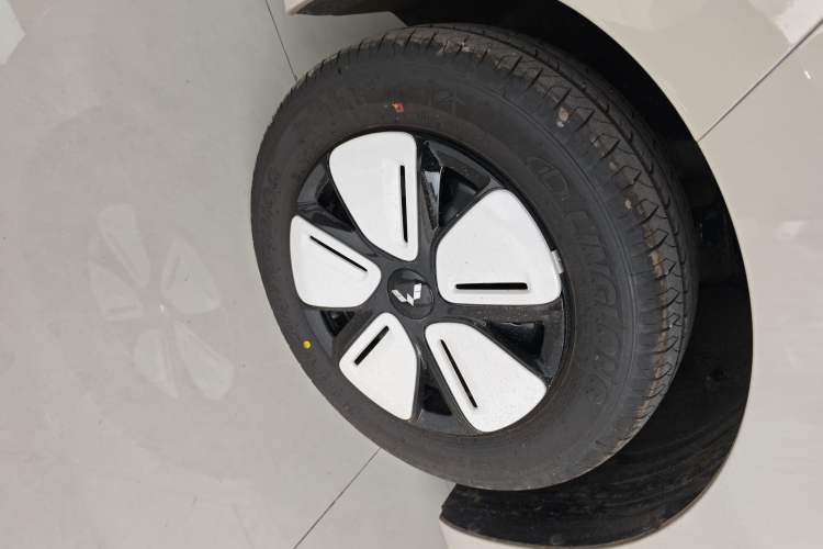 Used Wuling Hongguang MINIEV 2025 Four-Door Version Advanced Edition
