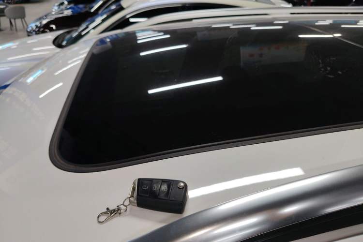 Used Volkswagen Tiguan L 2021 330TSI Automatic Two-Wheel Drive Smart Edition
