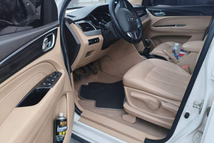 Used Baojun 730 2016 1.5L Manual Comfort Version 7 Seats China V Emission Standard Driver Seat