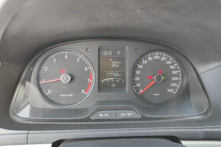 Used Volkswagen Lavida 2013 Revised Classic 1.6L Automatic Fashion Edition