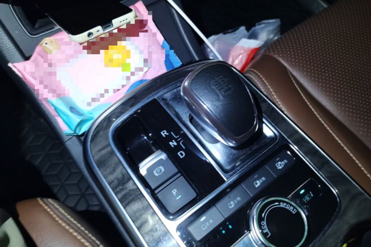 Used BYD Tang New Energy 2015 2.0T Four-Wheel-Drive Flagship Model
