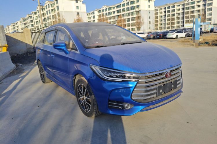 Used BYD Song MAX 2017 1.5T Automatic Smart Connect Prestige 7-Seater Front Right 45 Deg