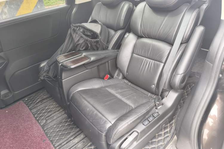 Used Honda Elysion 2016 2.4L Supreme Edition