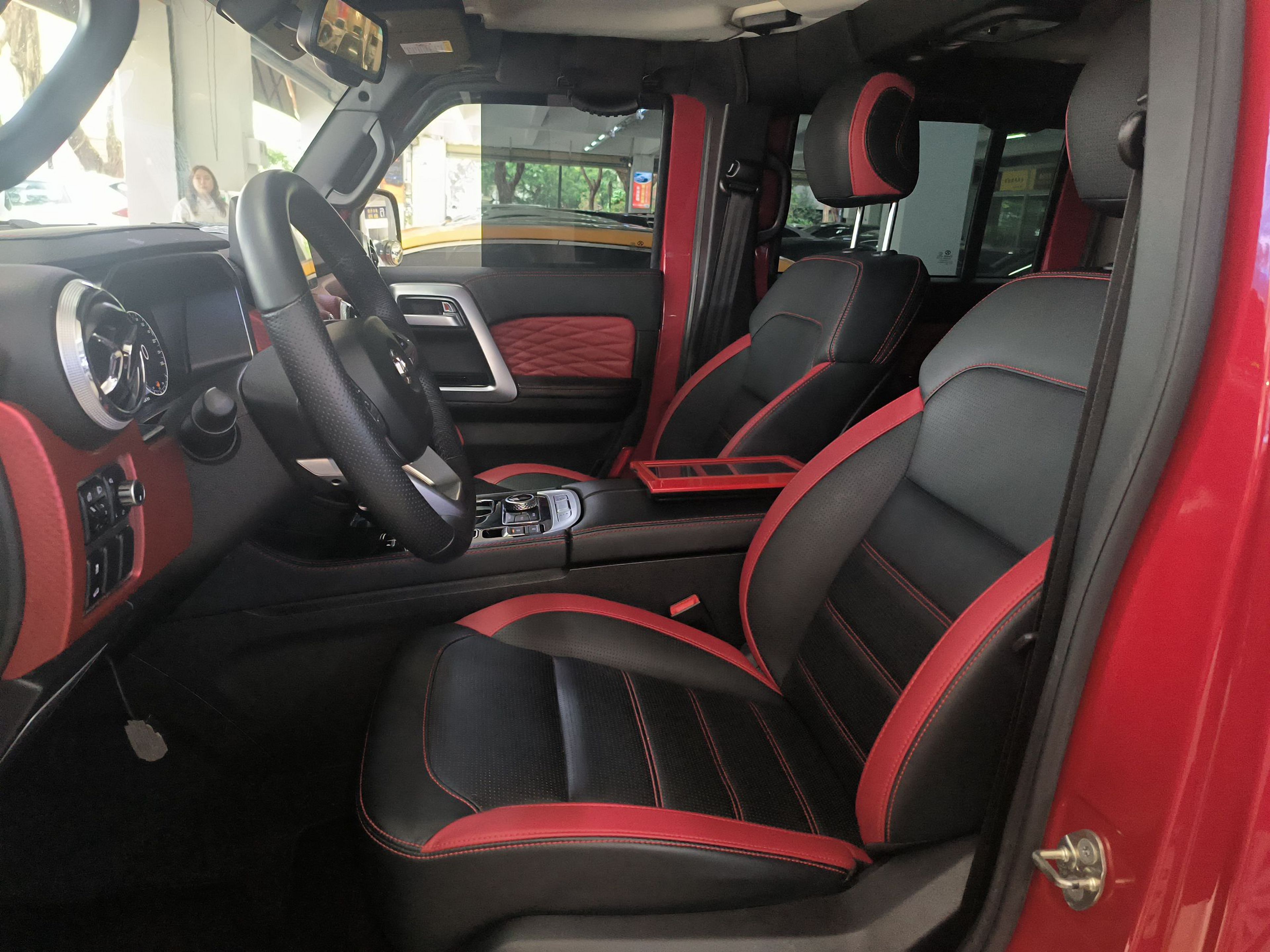 Переднее сиденье в автомобиле