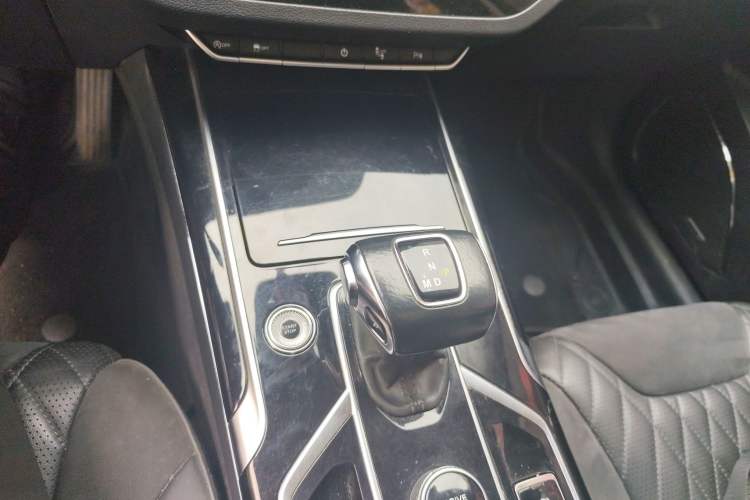 Used Hongqi HS5 2022 Revised Version 2.0T Smart Connect Flagship Edition
