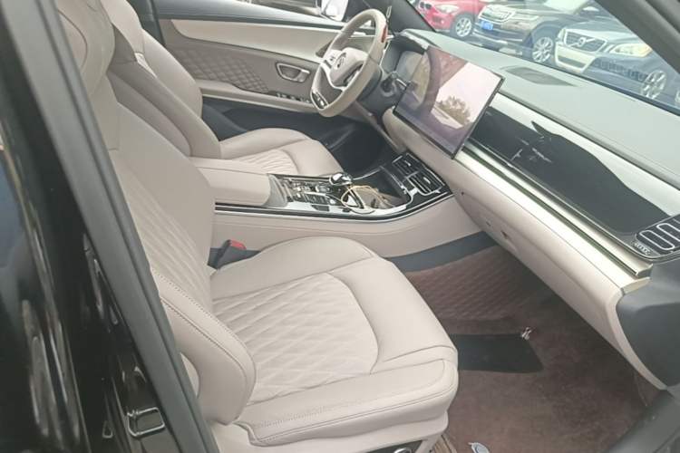 Used BYD Han 2024 EV Glory Edition 605KM Front-Wheel-Drive Premium Model