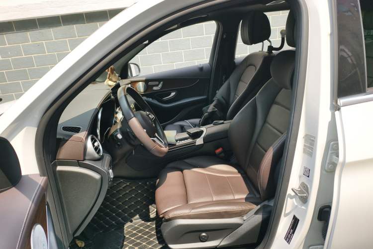 Used Mercedes-Benz GLC 2021 GLC 300 L 4MATIC Dynamic Model Left Front Seat