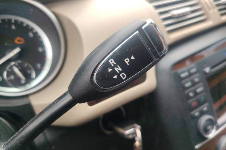 Used Mercedes-Benz R-Class 2011 R 300 L Luxury Model Gear Lever