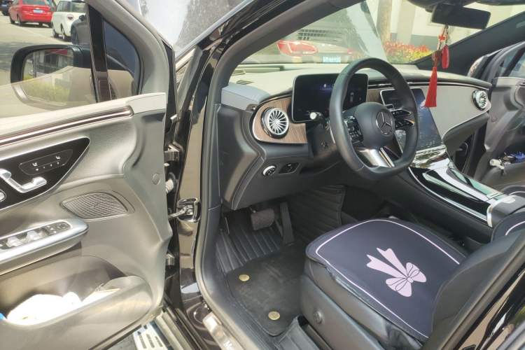 Used Mercedes-Benz EQE SUV 2023 350 4MATIC Luxury Edition Driver Seat