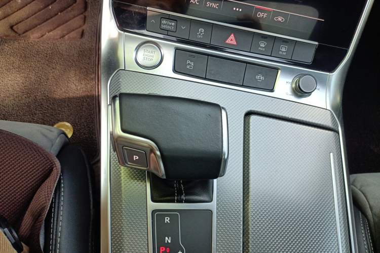 Used Audi A6L 2019 40 TFSI Luxury Dynamic Model Gear Lever