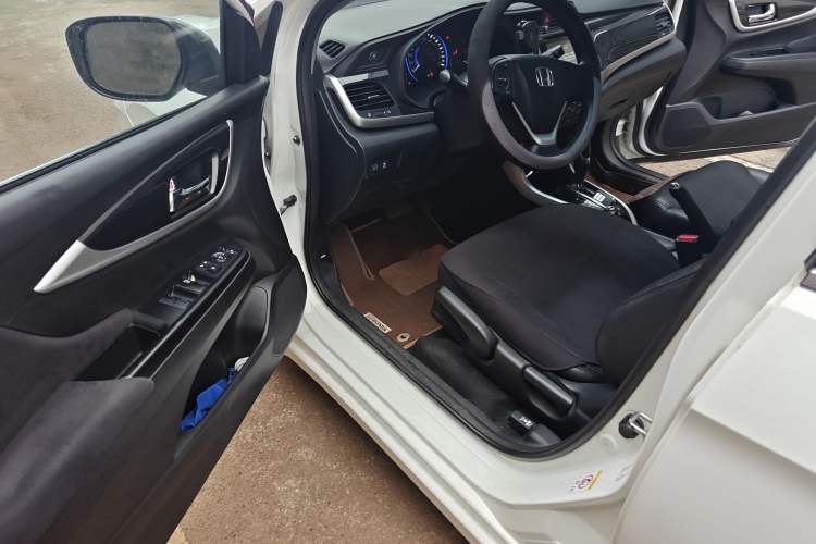 Used Honda Crider 2013 1.8L automatic luxury edition