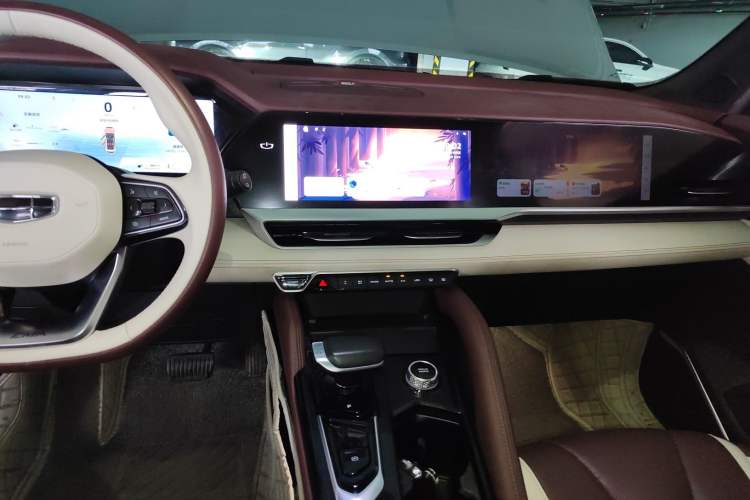 Used Geely Auto Monjaro L 2024 2.0TD High-Power Automatic Two-Wheel Drive Yunqi Version Audio And AC Panel