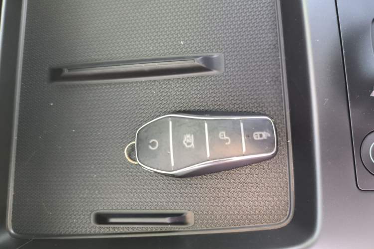 Used BYD Qin PLUS 2025 DM-i Smart Drive 55KM Leading Model Vehicle Key