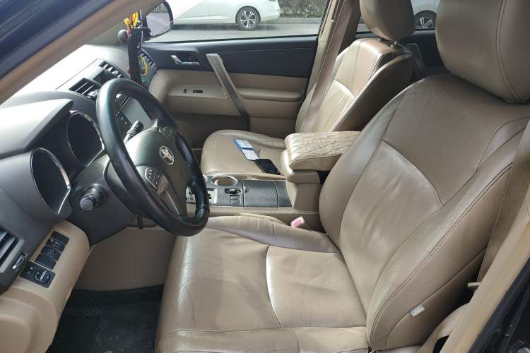 Used Toyota Highlander 2009 2.7L Two-Wheel Drive 7-Seater Luxury Navigation Edition Left Front Seat