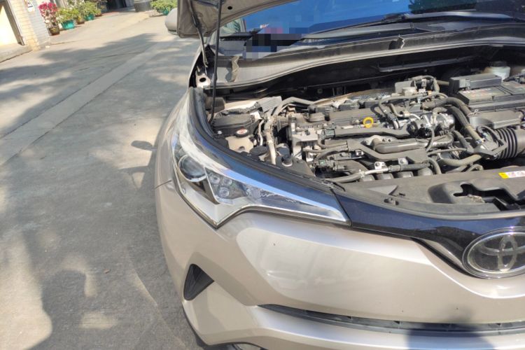 Used Toyota C-HR 2018 2.0L Leading with Sunroof China V Standard Right Front Headlight