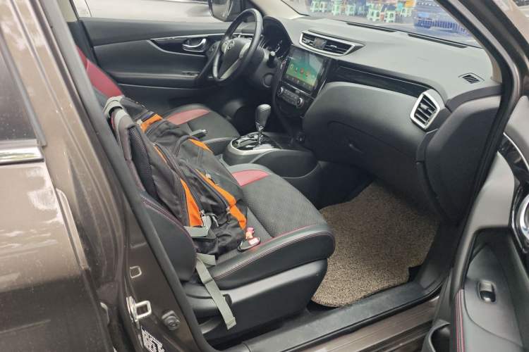 Used Nissan Qashqai 2017 2.0L CVT Luxury Edition China V Standard Right Front Seat