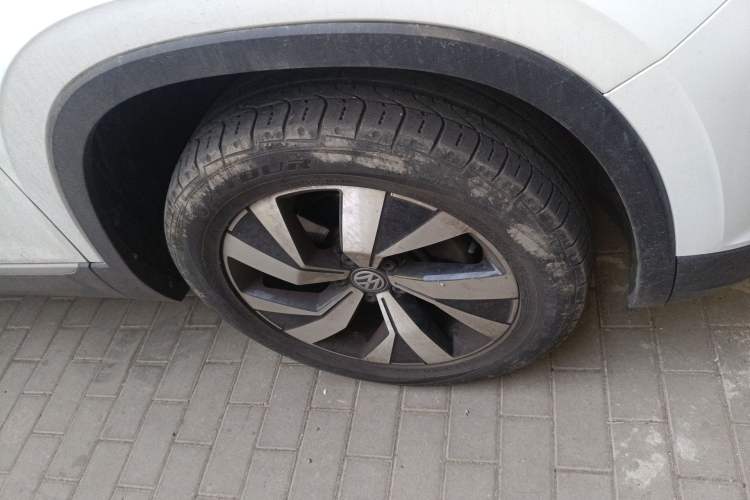 Used Volkswagen Tayron 2020 330TSI Two-Wheel Drive Luxury Smart Connectivity Version Right Front Wheel Hub
