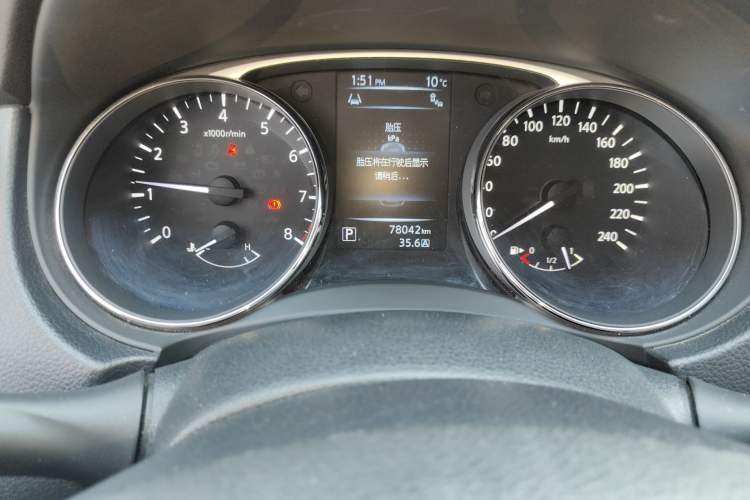 Used Nissan X-Trail 2014 2.5L CVT Luxury Edition 4WD
