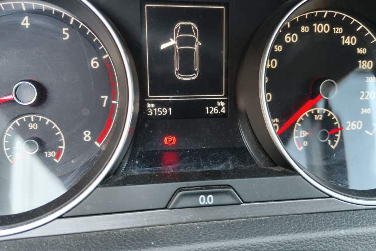 Used Volkswagen Golf 2014 1.4TSI Automatic Luxury Model Odometer Close Up