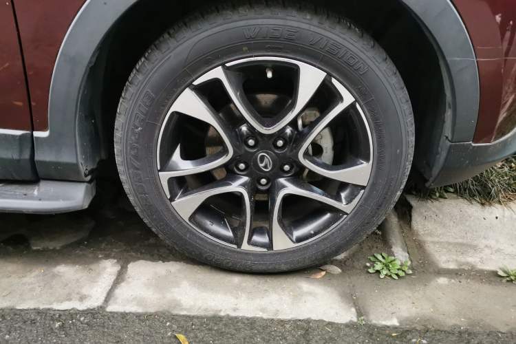 Used Soueast DX7 2015 1.5T Automatic Luxury Model
