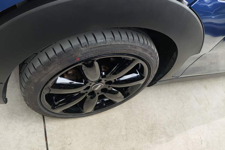 Used MINI Clubman 2016 Revised Version 1.5T COOPER Connoisseur Edition Exterior 2