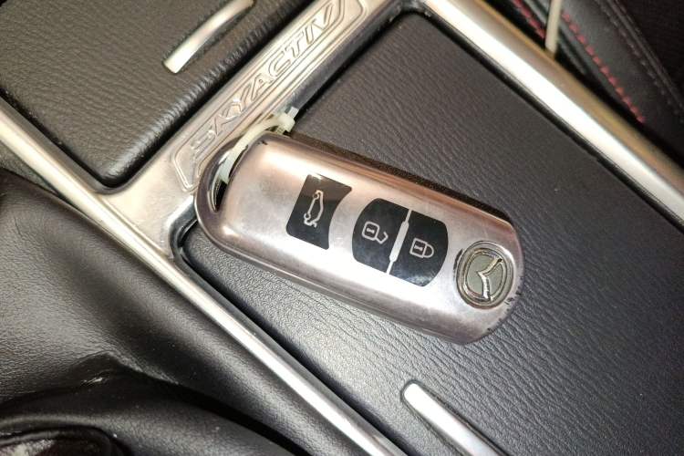 Used Mazda Atenza 2015 2.5L Blue Sky Sport Edition Vehicle Key