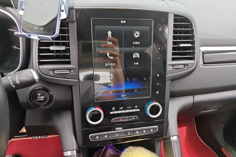 Used Renault Koleos 2017 2.5L 4x4 Flagship Edition Audio And AC Panel