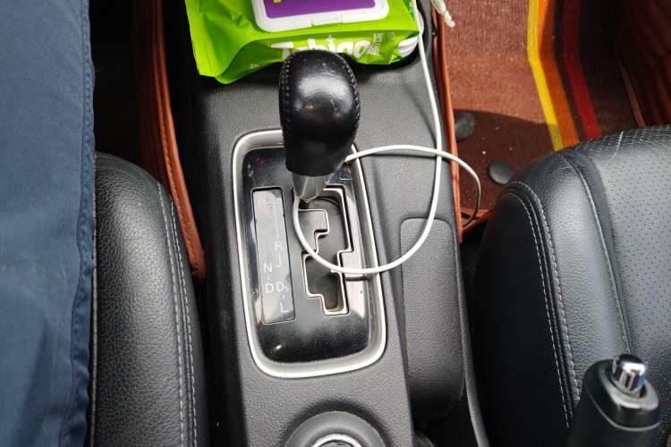 Used Mitsubishi Outlander 2013 2.4L Four-Wheel Drive Luxury Navigation Version 7 Seats