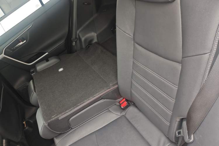 Used Toyota RAV4 2023 2.0L CVT Two-Wheel Drive Fashion Plus Edition
