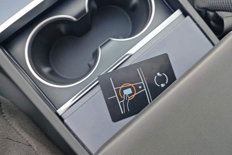 Used Tesla Model 3 2025 Rear-Wheel-Drive Version
