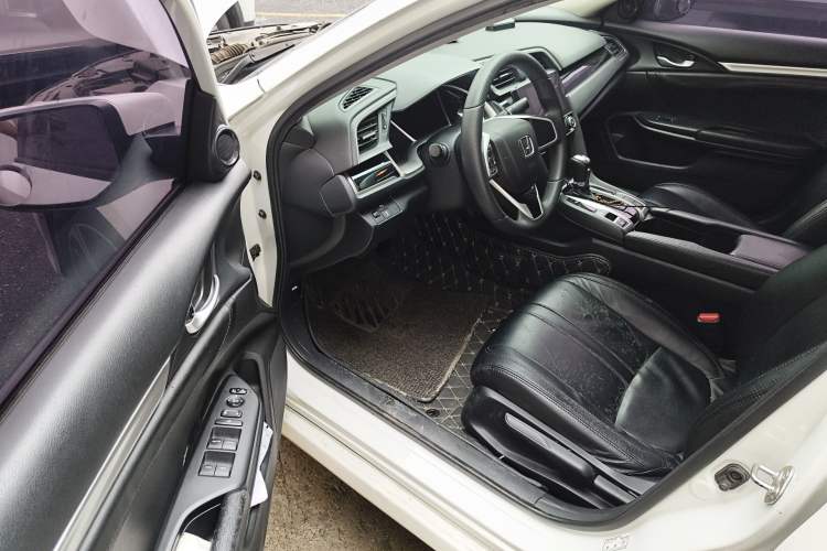 Used Honda Civic 2016 220TURBO CVT Luxury Edition
