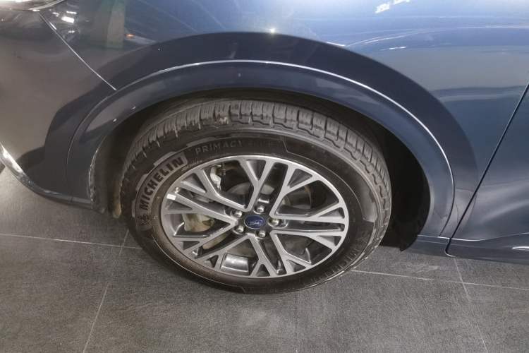 Used Ford Escape 2020 EcoBoost 245 Four-Wheel Drive Luxury Edition
