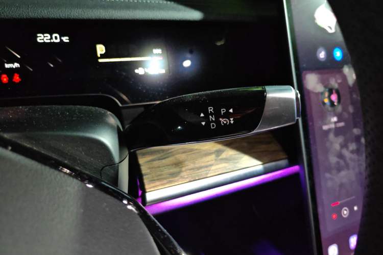 Used NETA S 2023 Pure Electric 520km Rear-Drive Lite Version Gear Lever