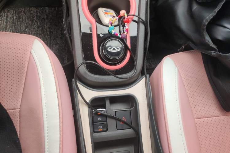 Used Chery QQ Little Ant 2022 Sweet Pink Edition Half-Sugar Version Lithium Iron Phosphate 30 kW 301 km