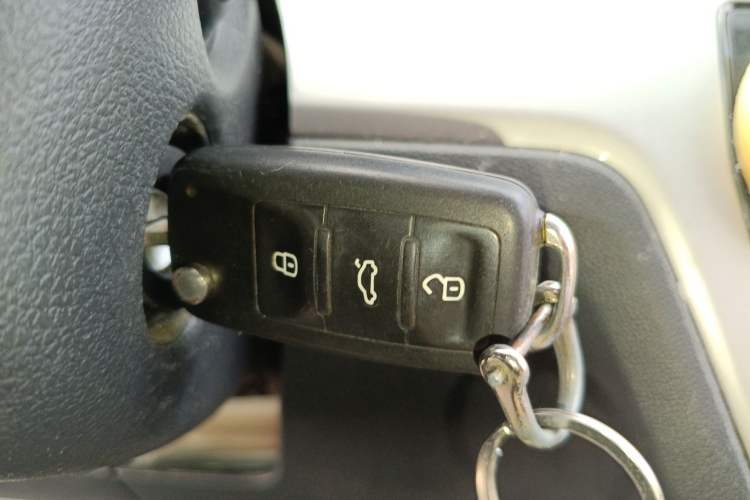 Used Volkswagen Lavida 2017 1.6L Manual Fashion Edition
