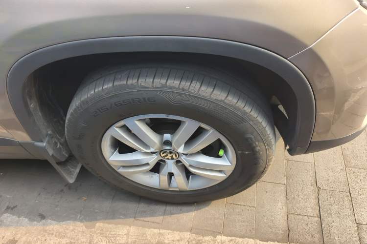 Used Volkswagen Tiguan 2013 1.8TSI Automatic Two-Wheel Drive Trend Edition Right Front Wheel Hub
