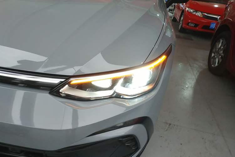 Used Volkswagen Golf 2023 Facelift 280TSI DSG R-Line Lite