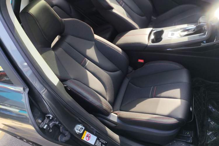 Used CHANGAN OSHAN X5 2021 1.6L CVT Luxury Model Right Front Seat