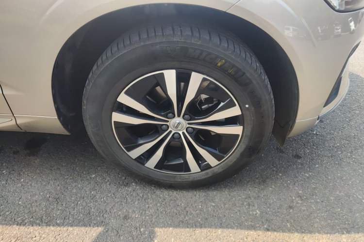 Used Volvo XC60 2023 B5 4x4 Smart Luxury Edition