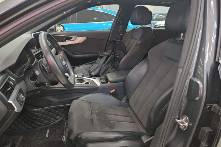 Used Audi A4L 2019 40 TFSI Sporty Version China V
