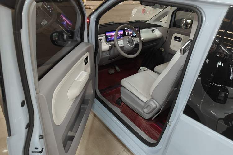 Used Wuling Air ev 2023 - Four Seats - Advanced Edition
